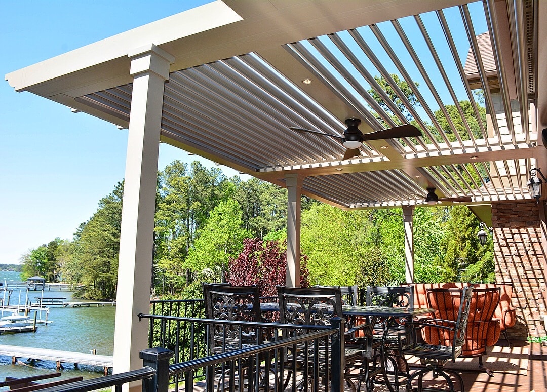 Back deck retractable Pergola