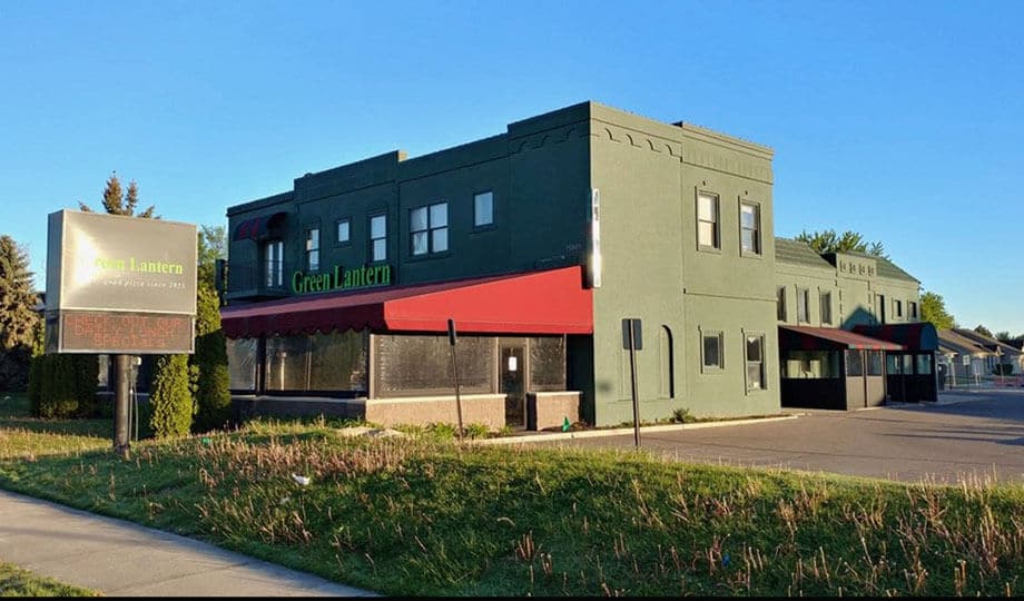 Restaurant awning - Green Lantern - Marygrove Awnings