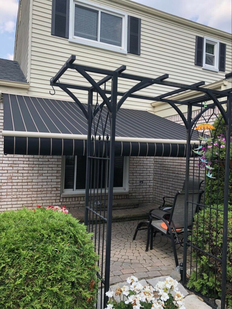 retractable awning - backyard awning - Marygrove Awnings
